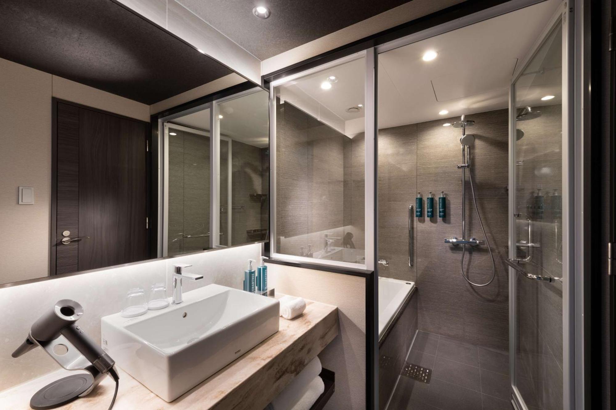 Готель Doubletree By Hilton Kyoto Station Екстер'єр фото