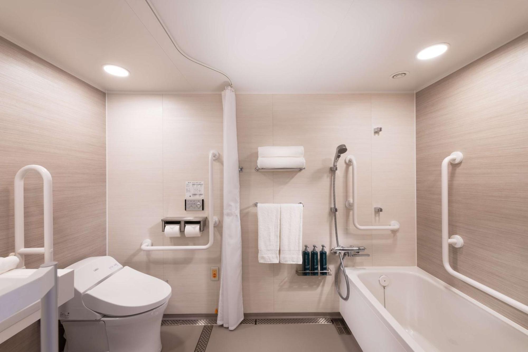 Готель Doubletree By Hilton Kyoto Station Екстер'єр фото
