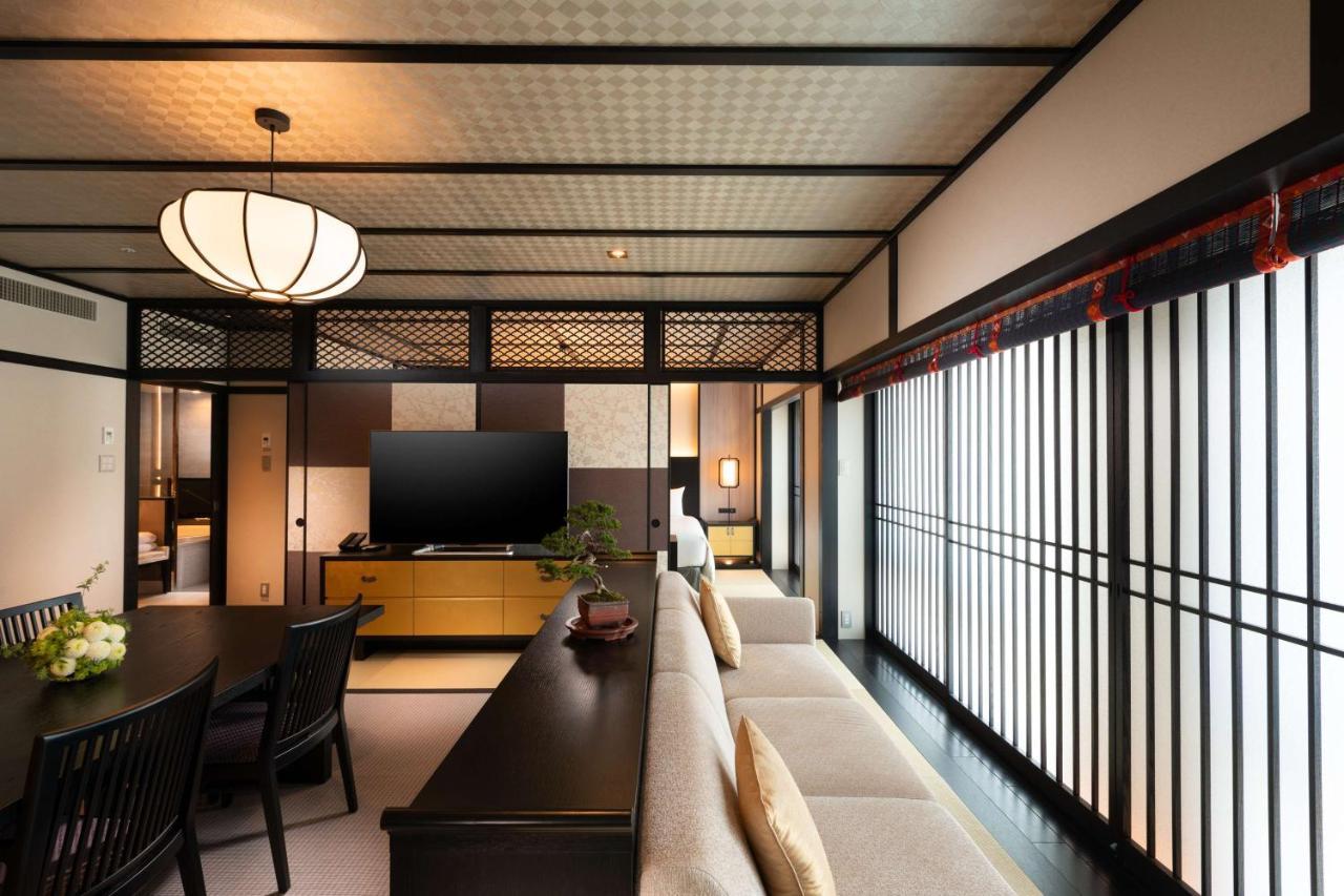 Готель Doubletree By Hilton Kyoto Station Екстер'єр фото